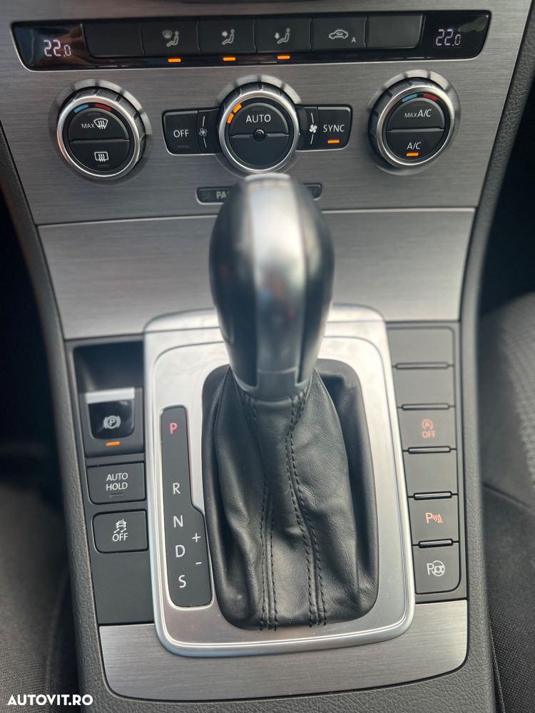 Volkswagen Passat - 10