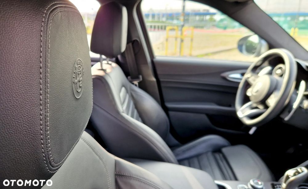 Alfa Romeo Giulia 2.0 Turbo Veloce Q4 - 12