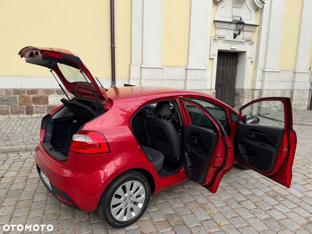 Kia Rio - 30