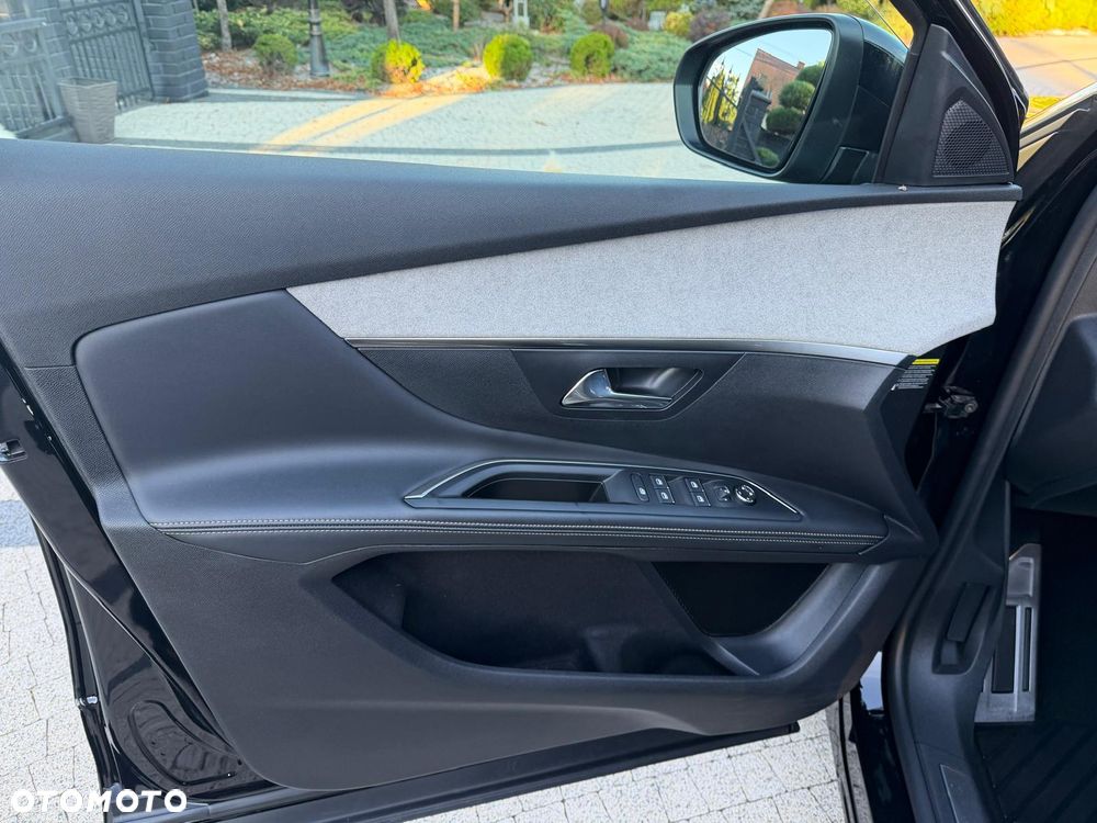 Peugeot 5008 PureTech 130 EAT8 Stop & Start GT - 27