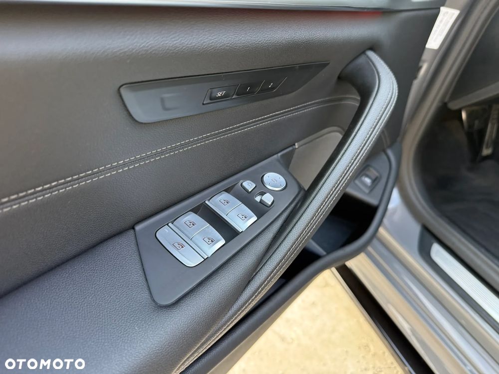 BMW Seria 5 520d xDrive mHEV M Sport sport - 26
