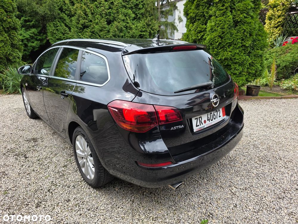 Opel Astra 2011 photo 5