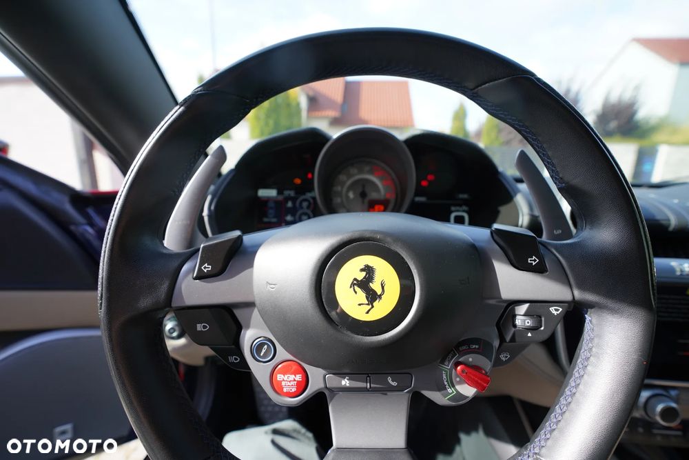 Ferrari Portofino - 16