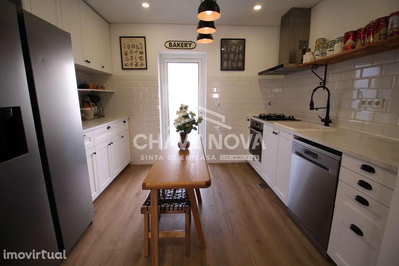 T3 c/ Lugar de Garagem em Mafamude (Estação de Metro “D. João II”) - Grande imagem: 3/51