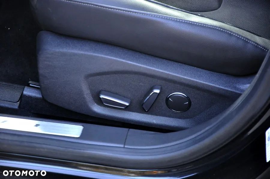 Ford Mondeo 2.0 EcoBoost STart-Stopp Autom Titanium - 23