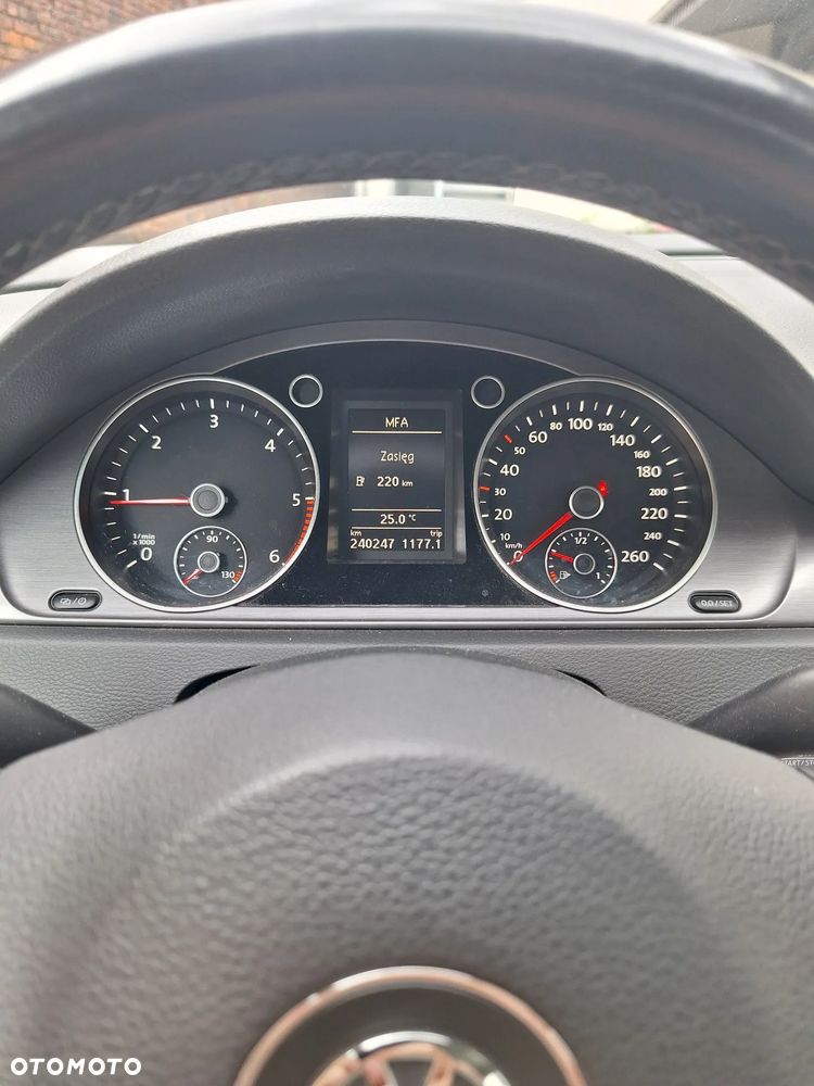 Volkswagen Passat Variant 2.0 Blue TDI DPF Comfortline - 10