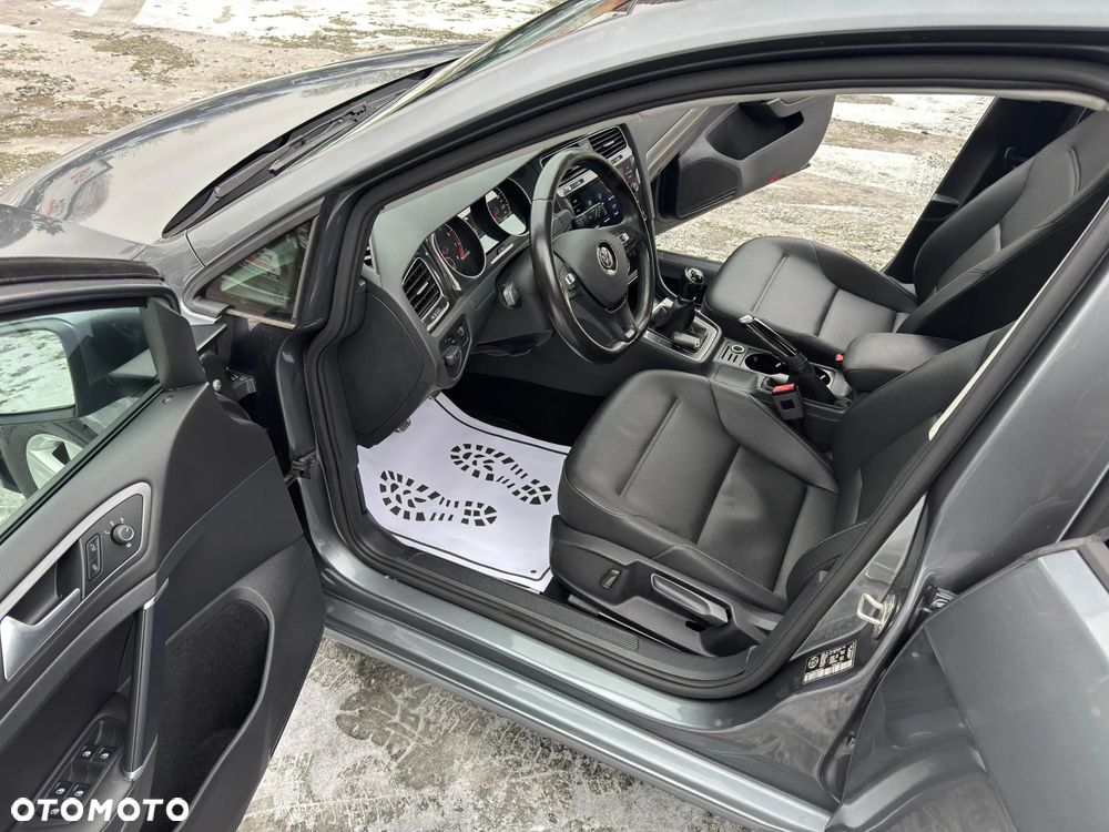 Volkswagen Golf - 18