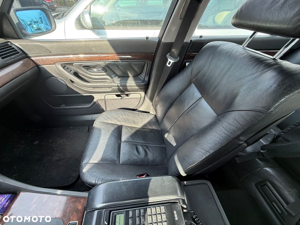 BMW Seria 7 740i - 14