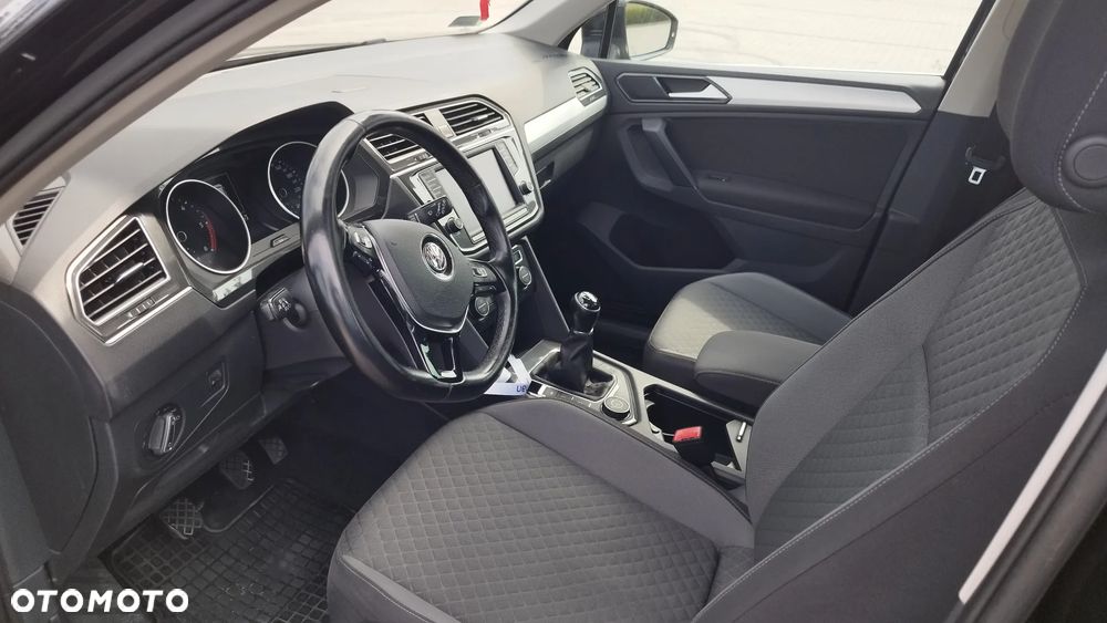 Volkswagen Tiguan 2.0 TDI SCR 4Motion (BlueMotion Tech) Comfortline - 9