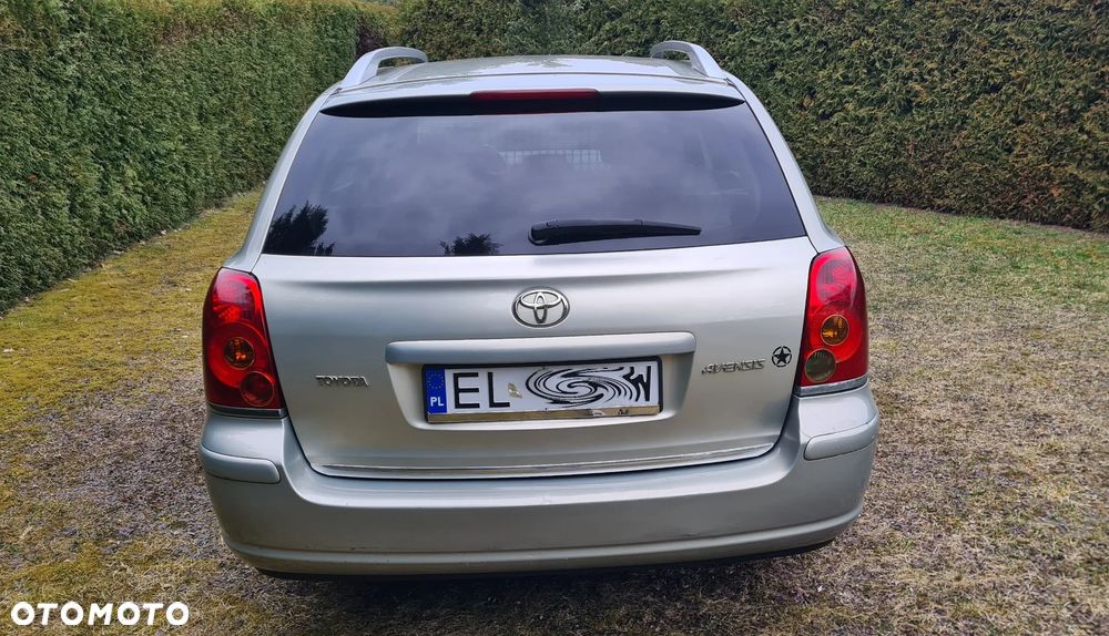 Toyota Avensis 1.8 VVT-i Executive - 24