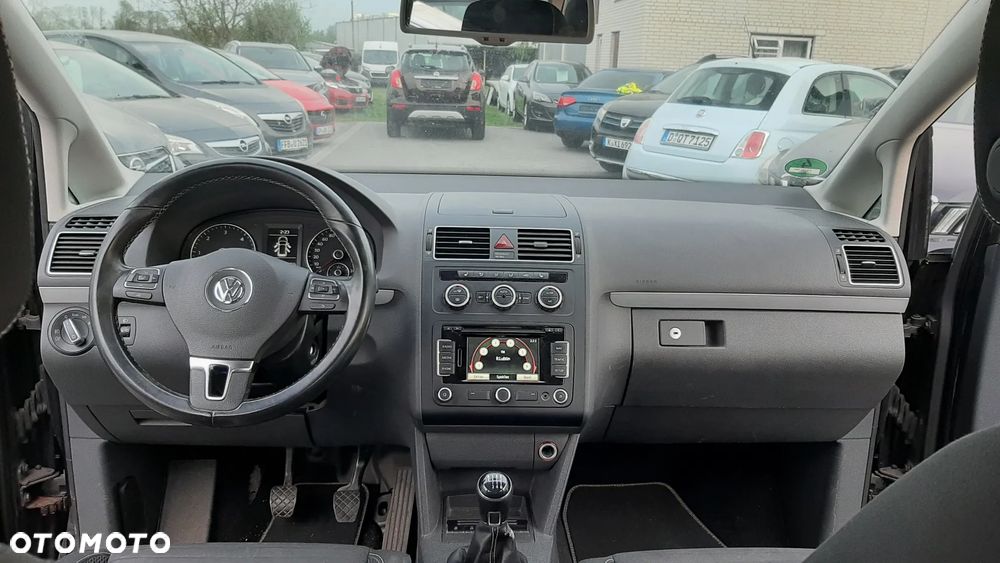 Volkswagen Touran - 13