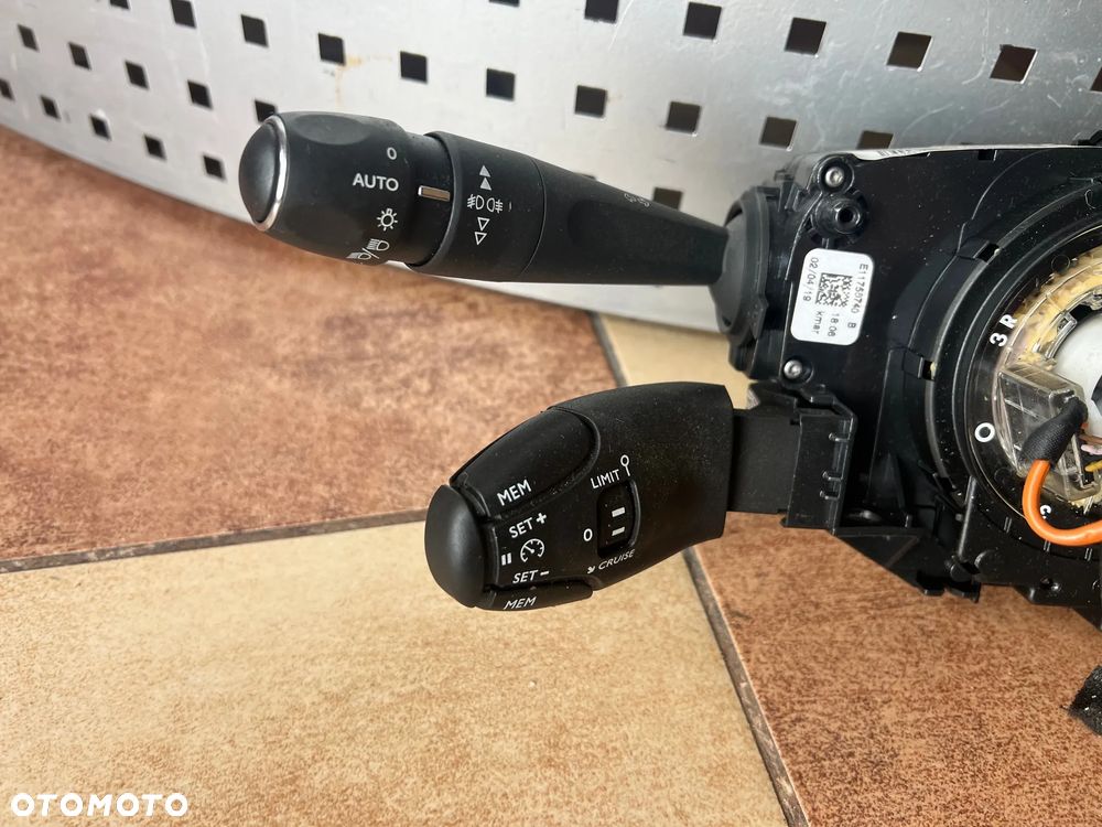 PRZEŁĄCZNIK ZESPOLONY PAJĄK TAŚMA ROGI PEUGEOT 308 T9 II LIFT 98180644ZD - 2