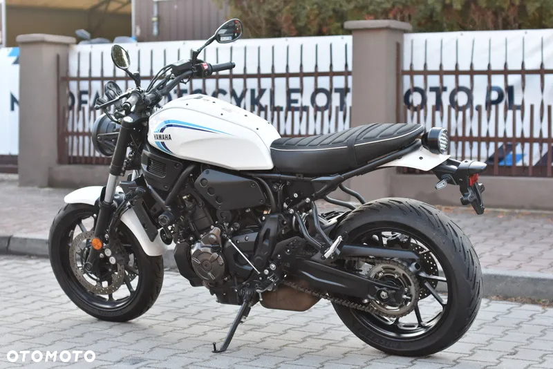 Yamaha XSR - 18