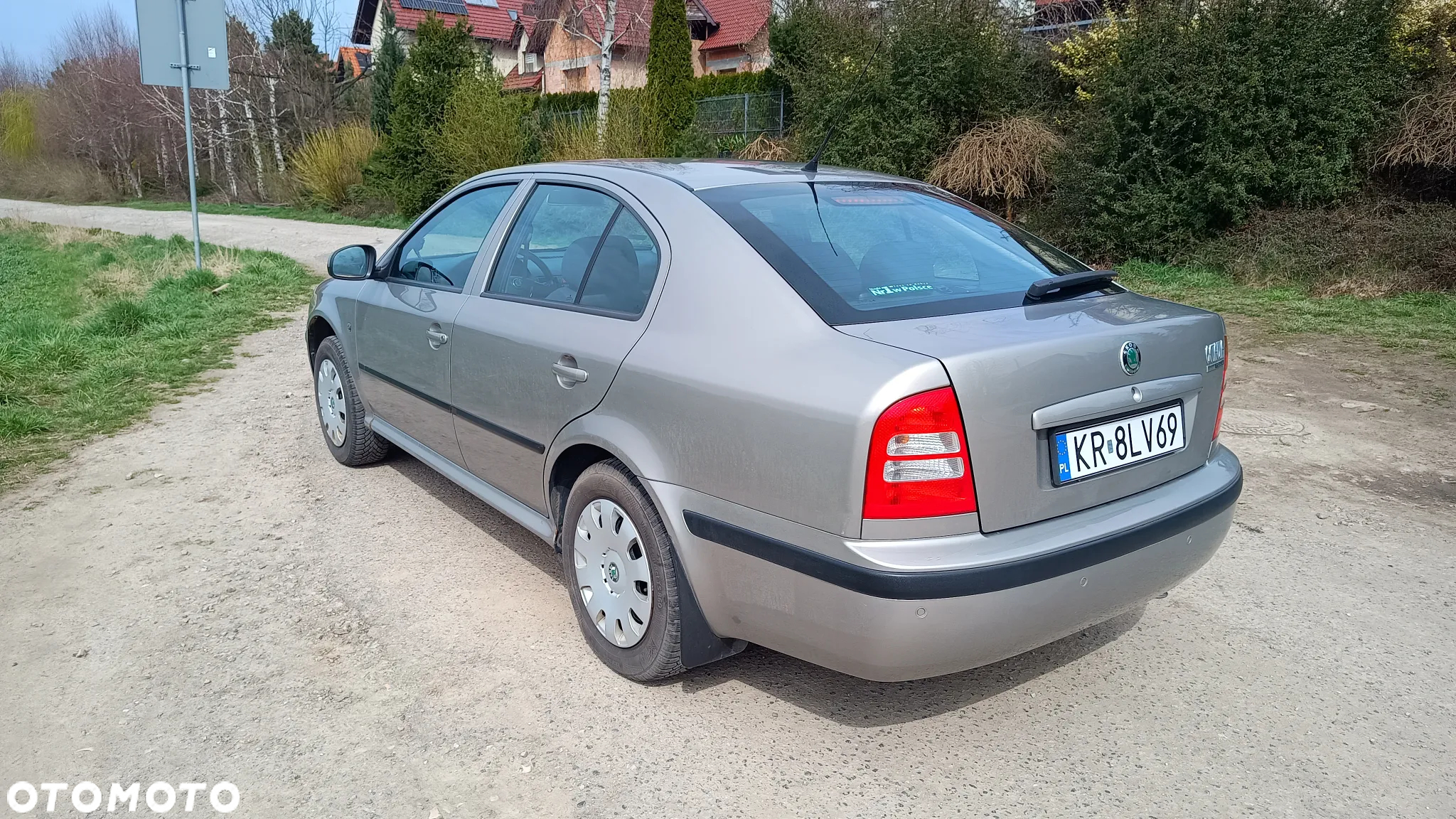 Skoda Octavia 1.6 Tour - 4