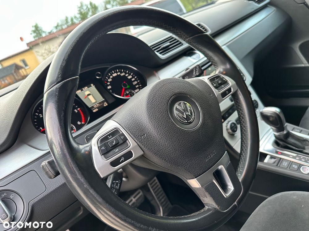 Volkswagen Passat 2.0 TDI DSG BlueMotion Technology Highline - 25