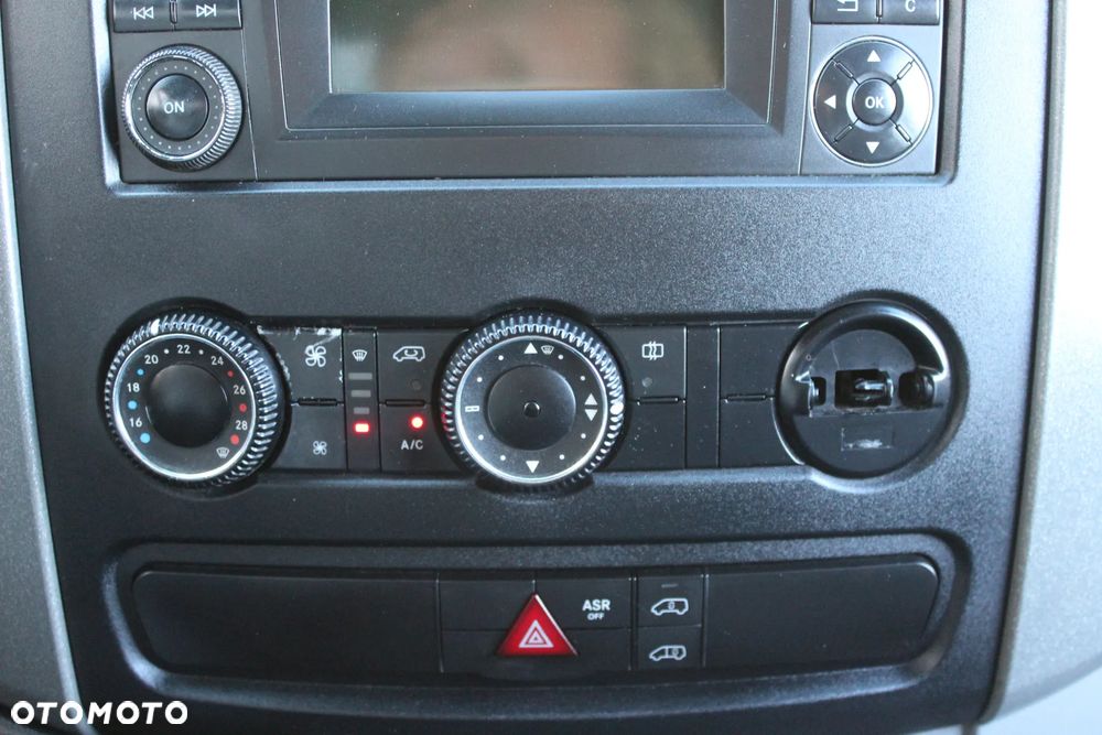 Mercedes-Benz Sprinter - 23