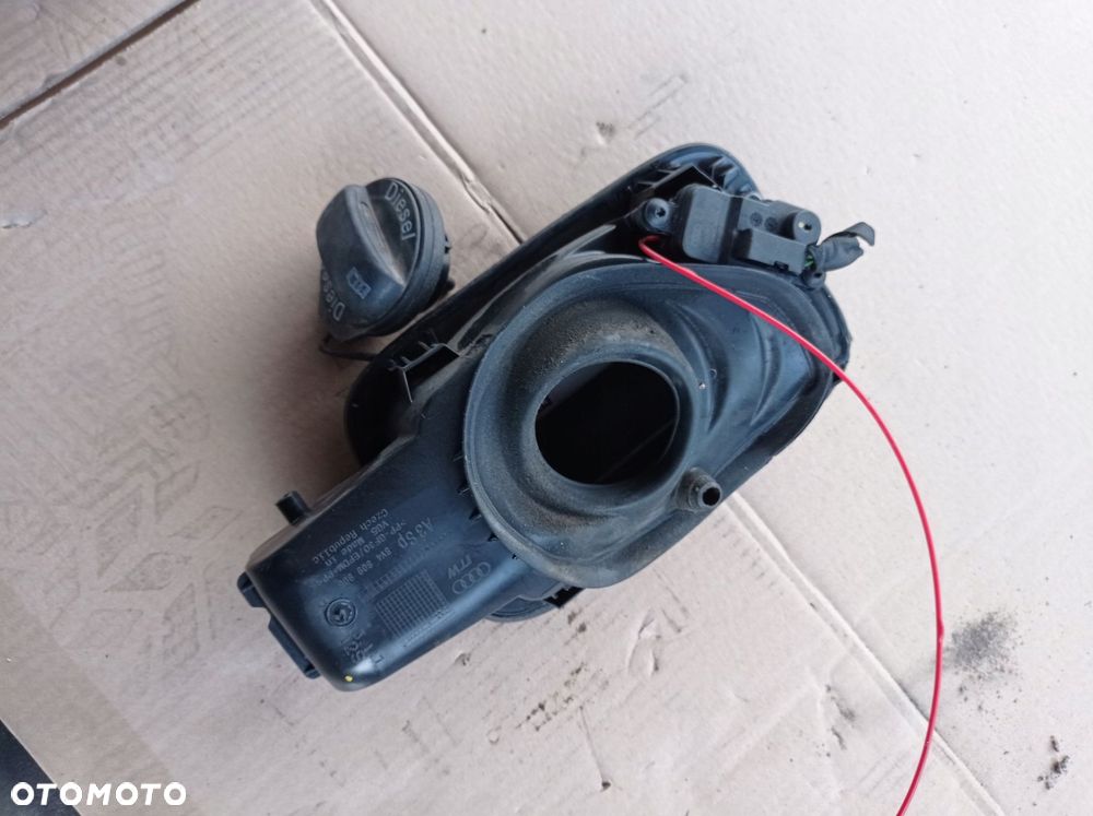 AUDI A3 8V SPORTBACK KLAPKA WLEWU PALIWA 8V4809906 - 3