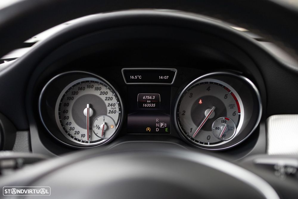 Mercedes-Benz CLA 200 d Shooting Brake Urban Aut. - 29