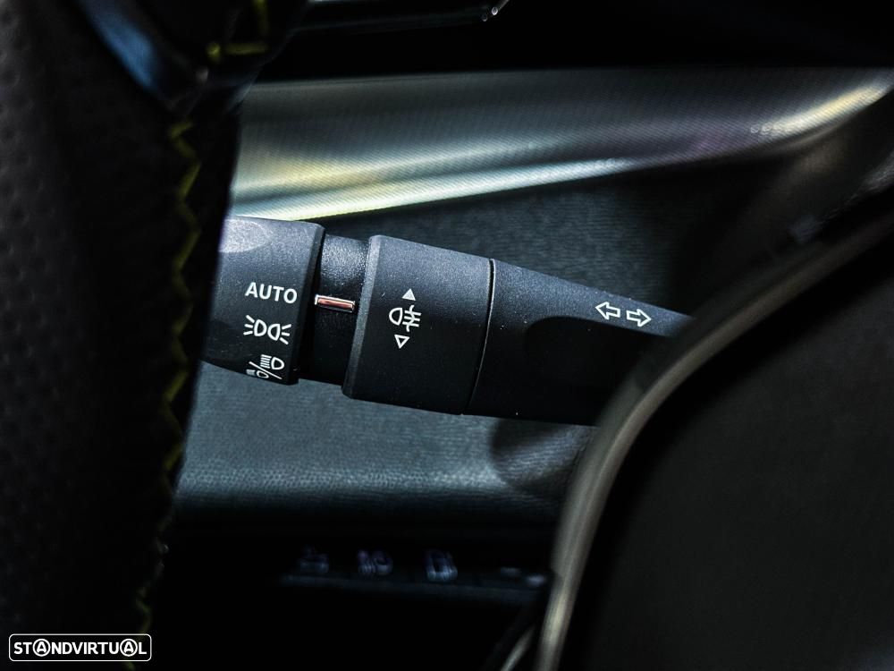 Peugeot 408 1.6 Hybrid GT e-EAT8 - 30