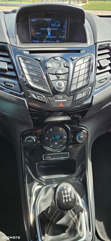 Ford Fiesta 1.0 EcoBoost S&S TITANIUM - 15
