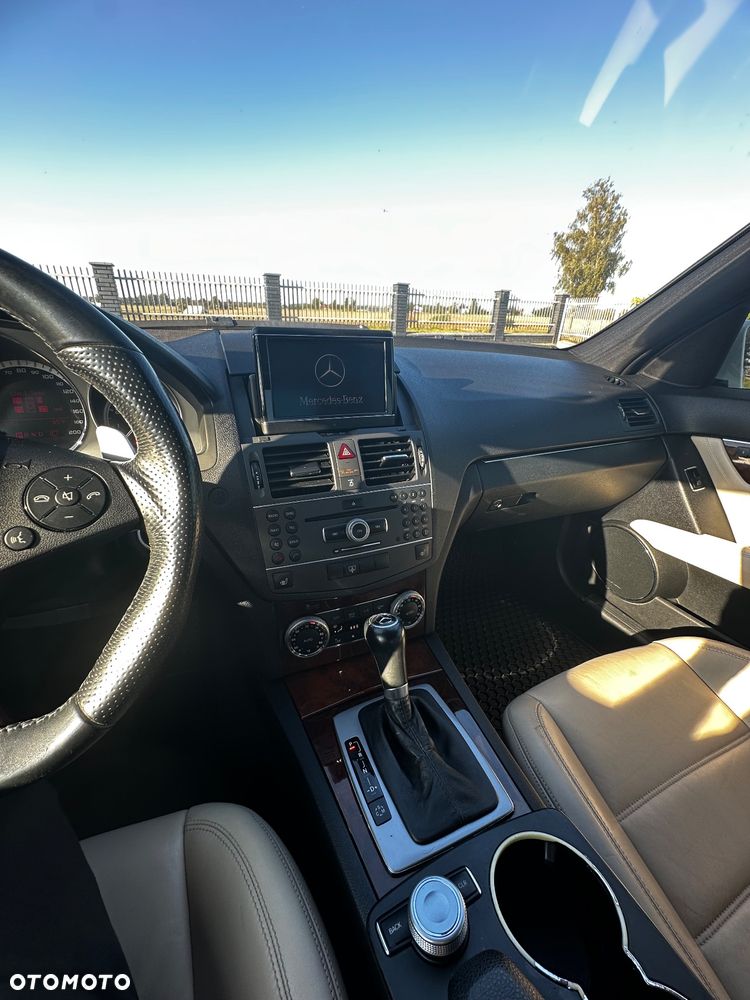 Mercedes-Benz Klasa C 63 AMG - 9