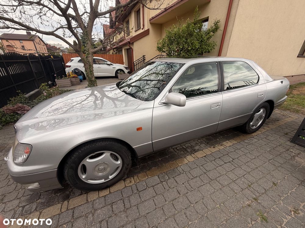 Lexus LS Standard - 4