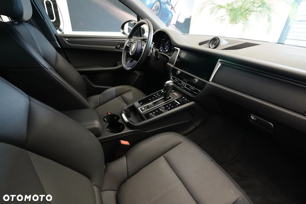 Porsche Macan Standard - 12