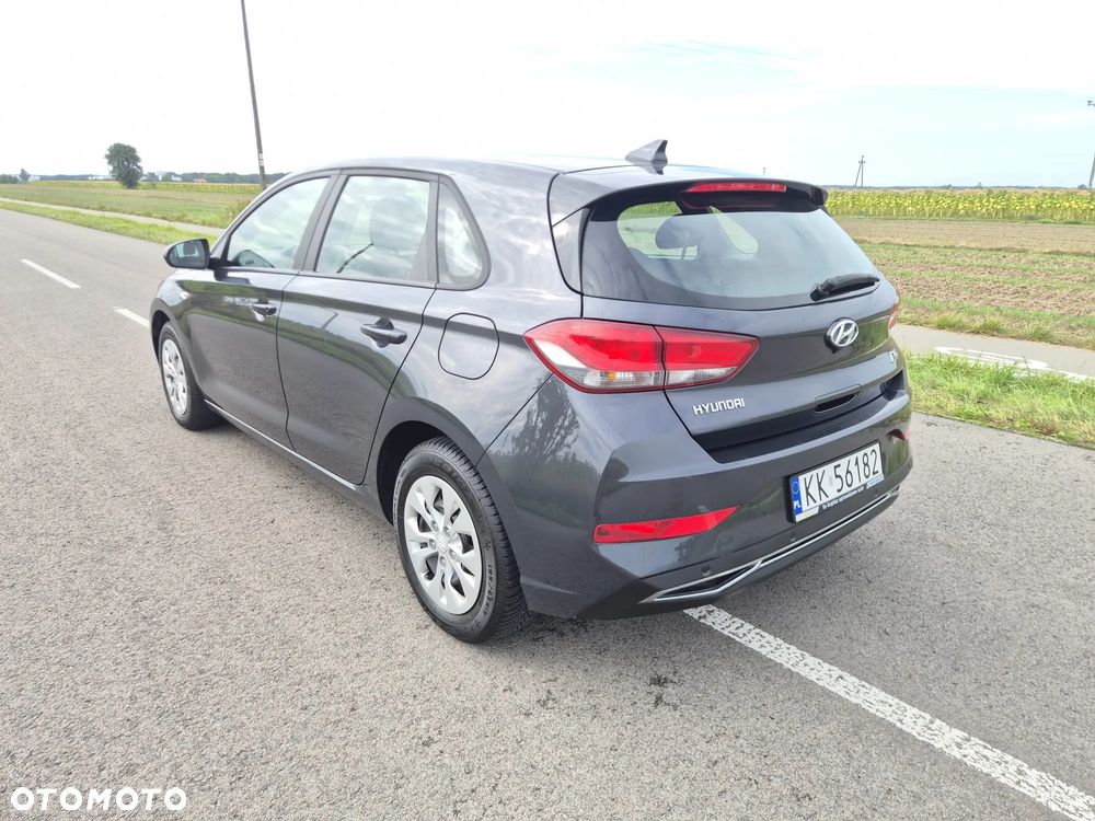 Hyundai i30 1.5 DPI Classic + - 6