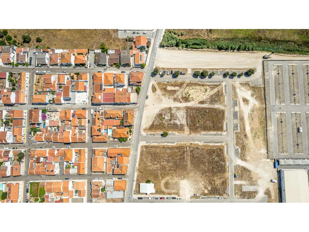 Lote de terreno com 758 m2 em Coruche - Grande imagem: 3/20