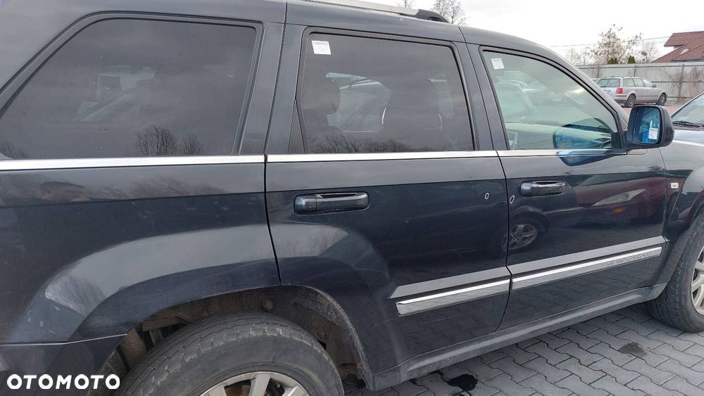 DRZWI KOMPLETNE PRAWY TYŁ JEEP GRAND CHEROKEE WK PSW-DARKCARBON PEARL COAT - 17