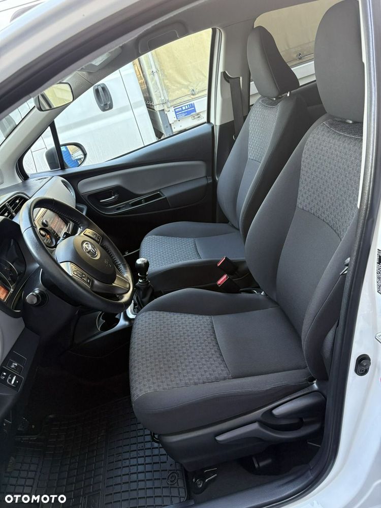 Toyota Yaris - 15