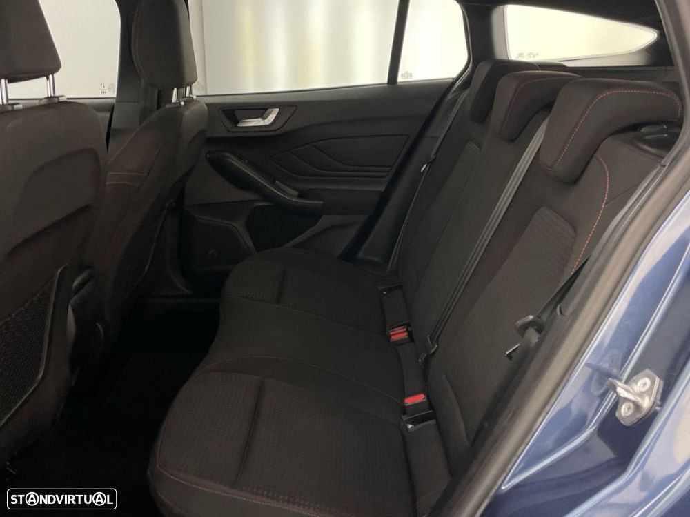 Ford Focus 1.0 EcoBoost MHEV ST-Line - 12