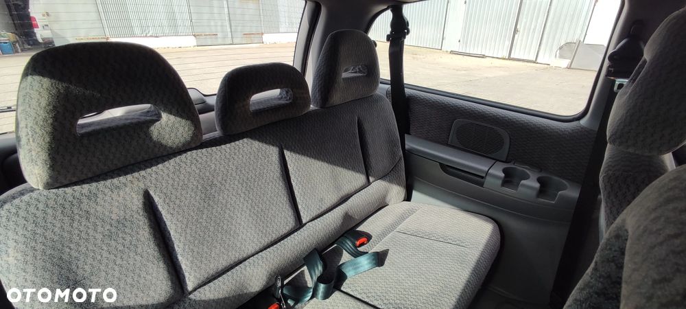 Chrysler Voyager - 13