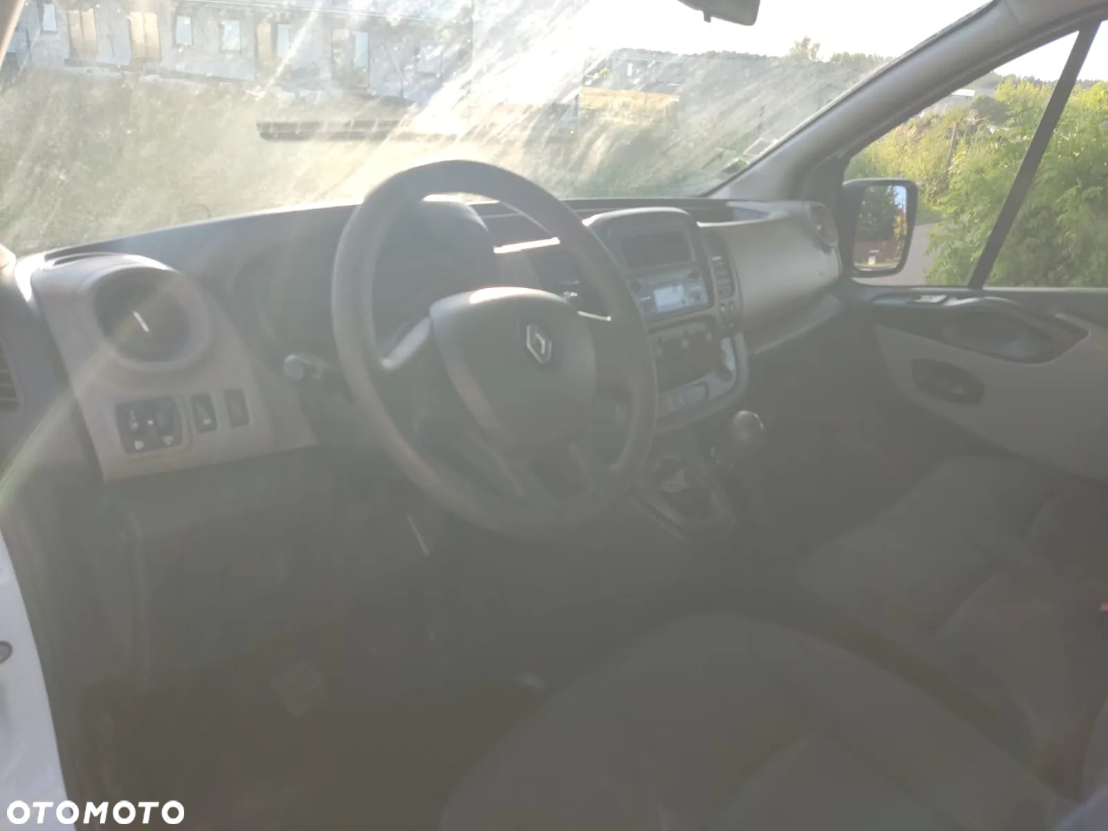 Renault Trafic - 23
