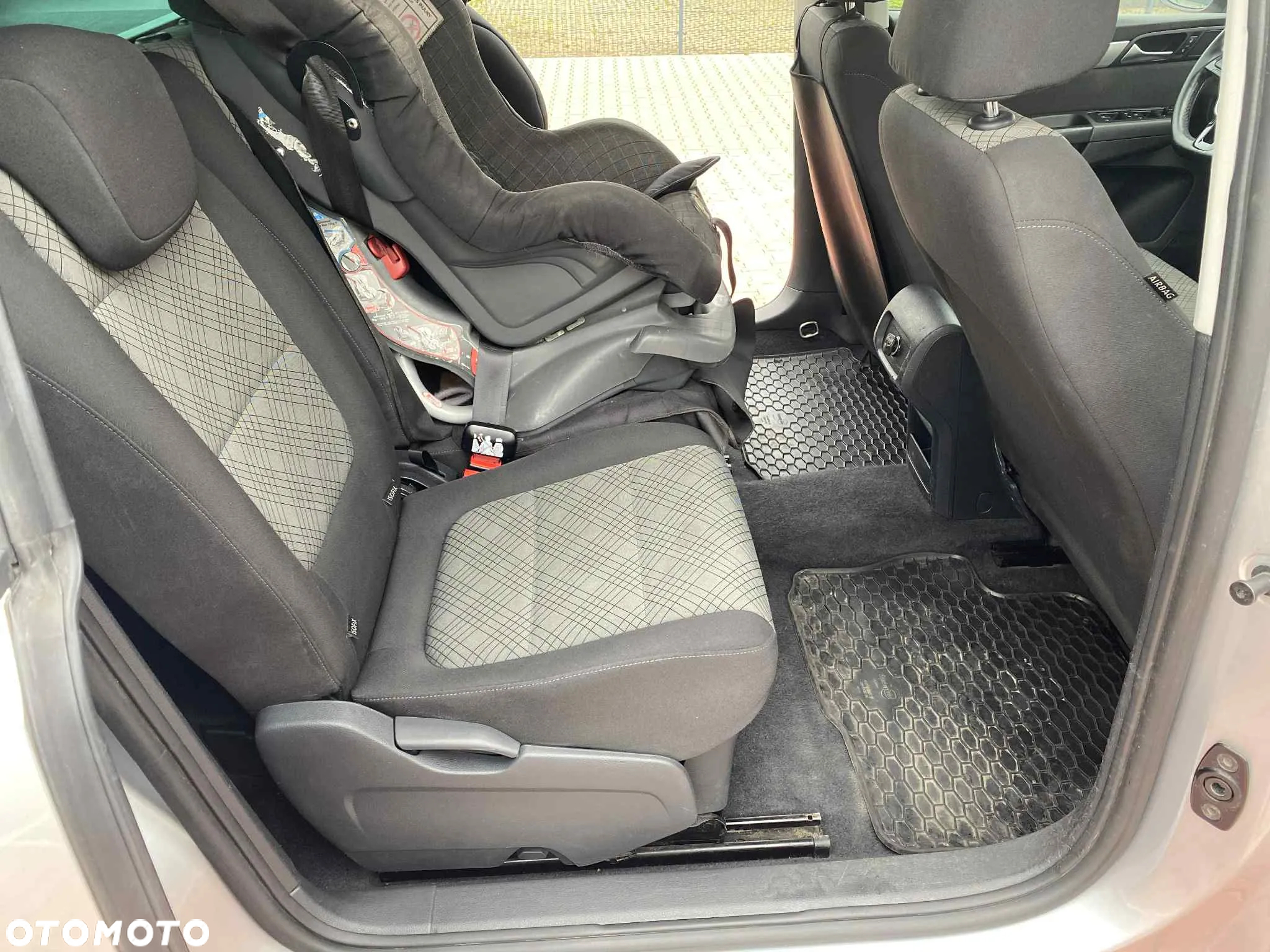 Volkswagen Sharan - 11