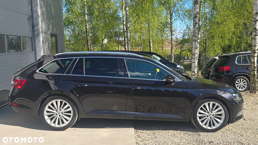 Skoda Superb 2.0 TDI Sportline DSG - 2