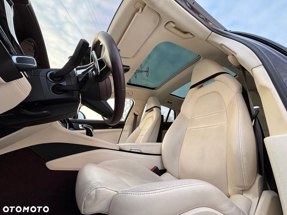 Porsche Panamera 4 E-Hybrid Executive - 16