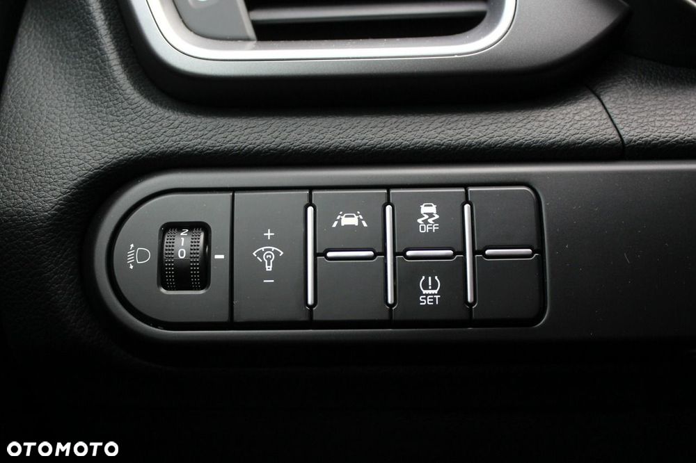 Kia Ceed 1.6 CRDi mHEV M - 21