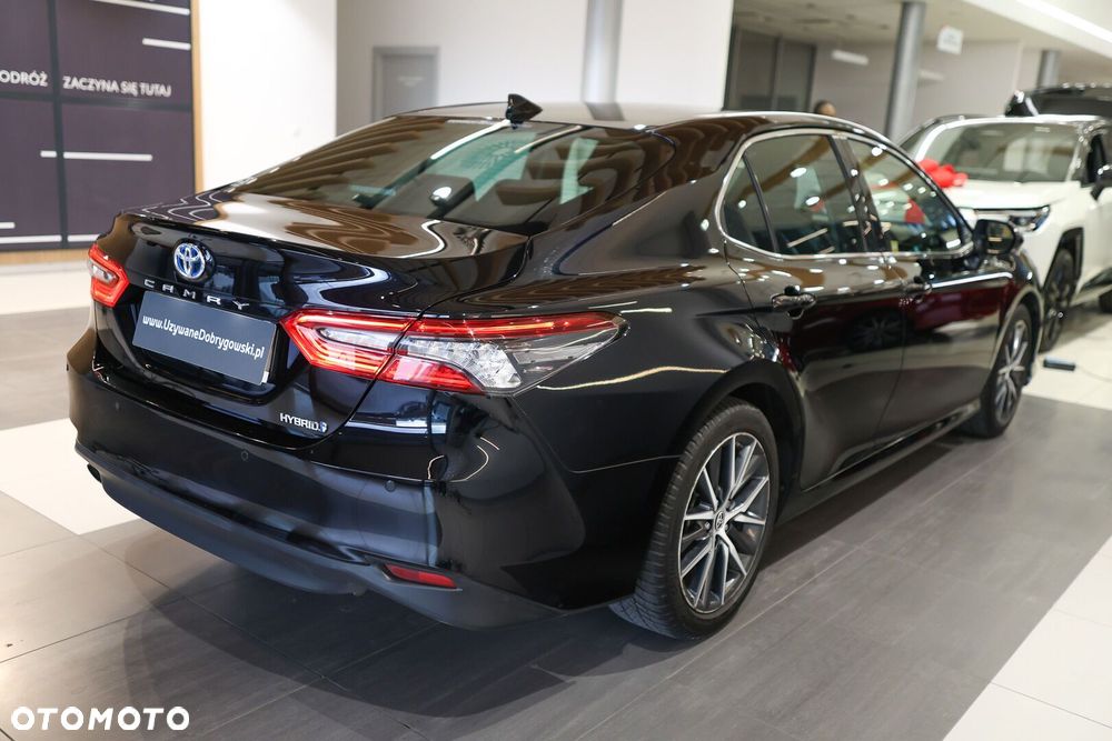 Toyota Camry - 10