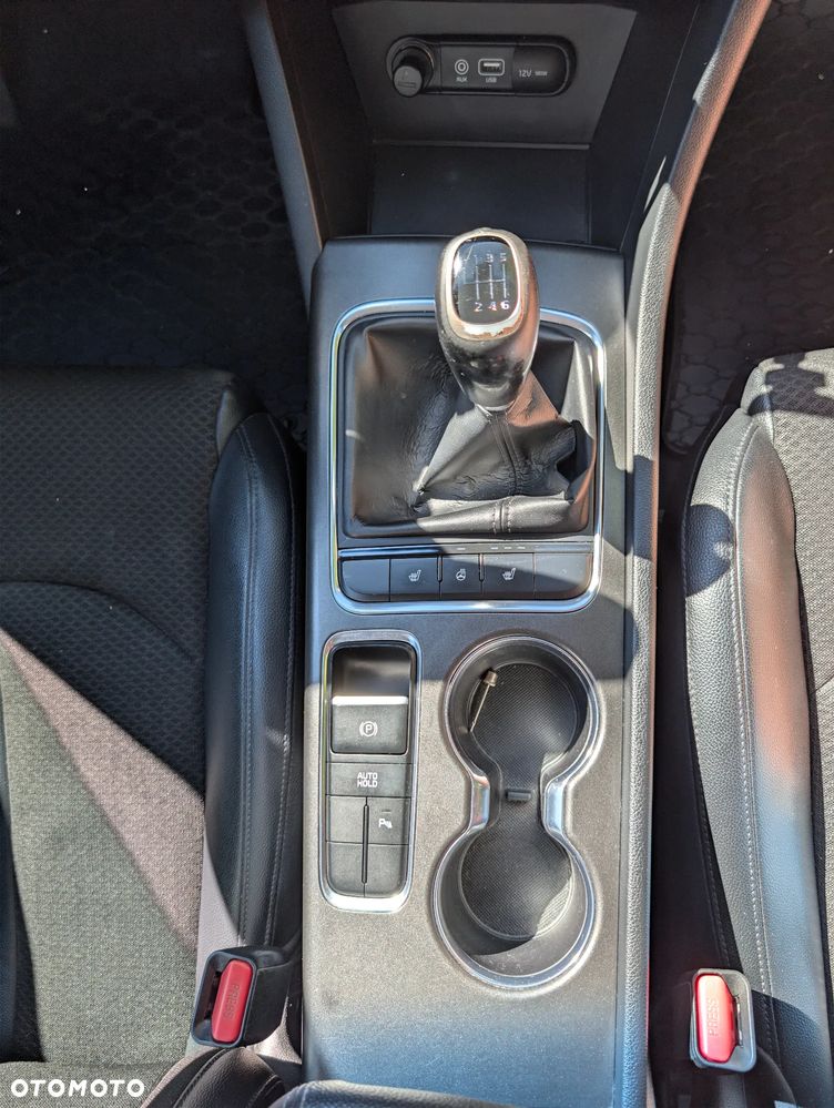 Kia Optima 2.0 L - 17