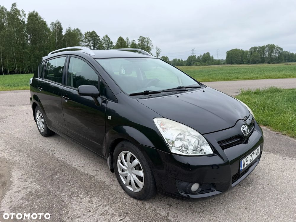 Toyota Corolla Verso 2.2 D-4D Gold - 1