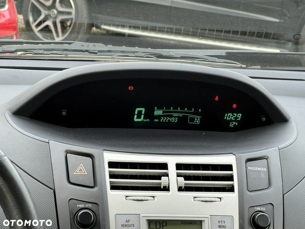 Toyota Yaris - 23