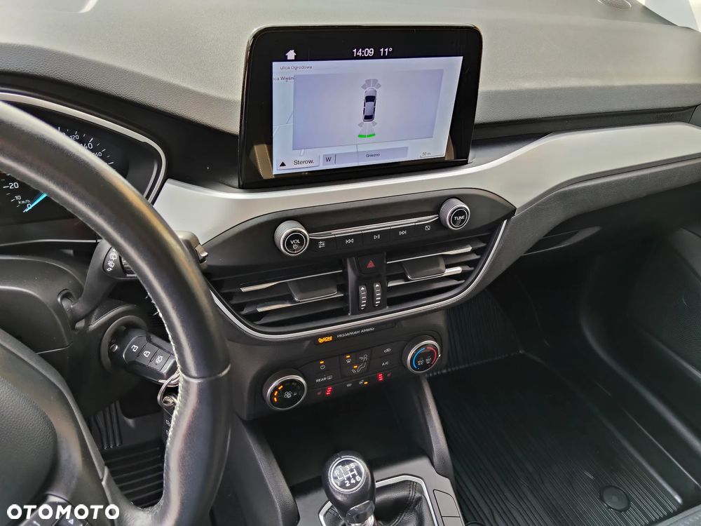 Ford Focus 1.5 EcoBlue STart-Stopp-System TITANIUM - 18