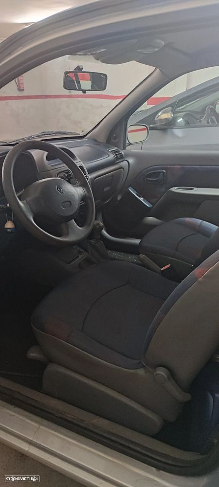 Renault Clio 1.9 D RN - 4