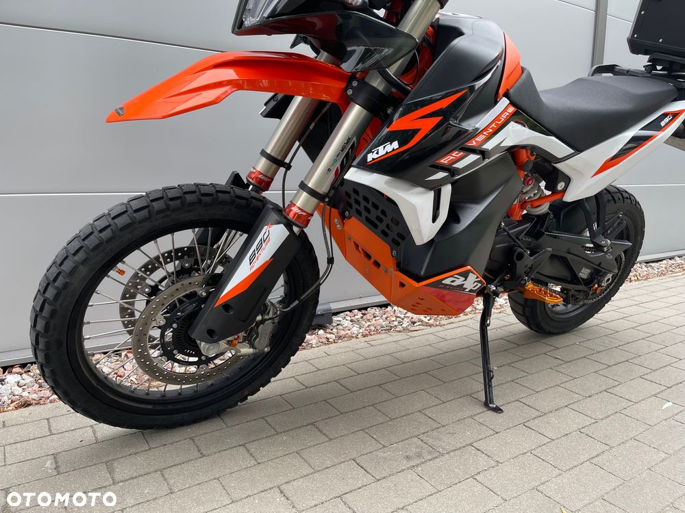 KTM Adventure 890 - 25
