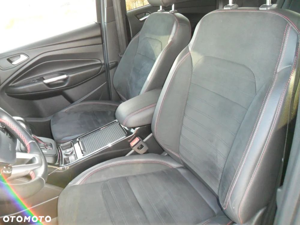 Ford Kuga 1.5 TDCi 2x4 ST-Line - 19