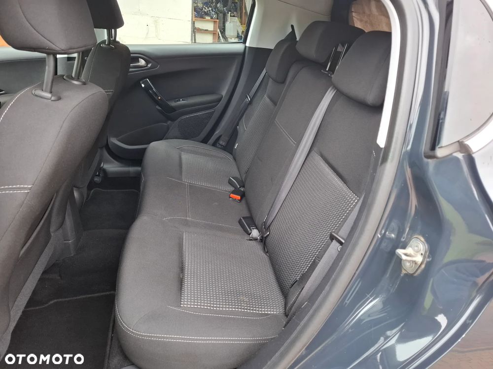 Peugeot 208 Blue-HDi 100 Stop&Start Allure - 26