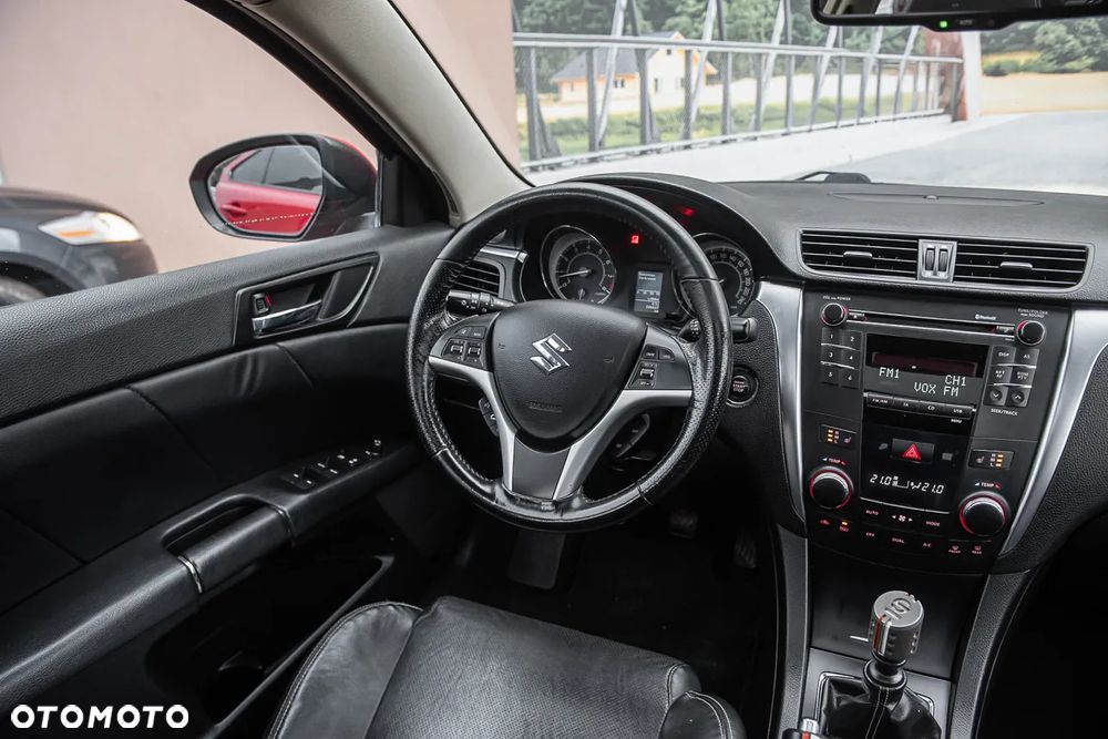 Suzuki Kizashi 2.4 Sport - 15