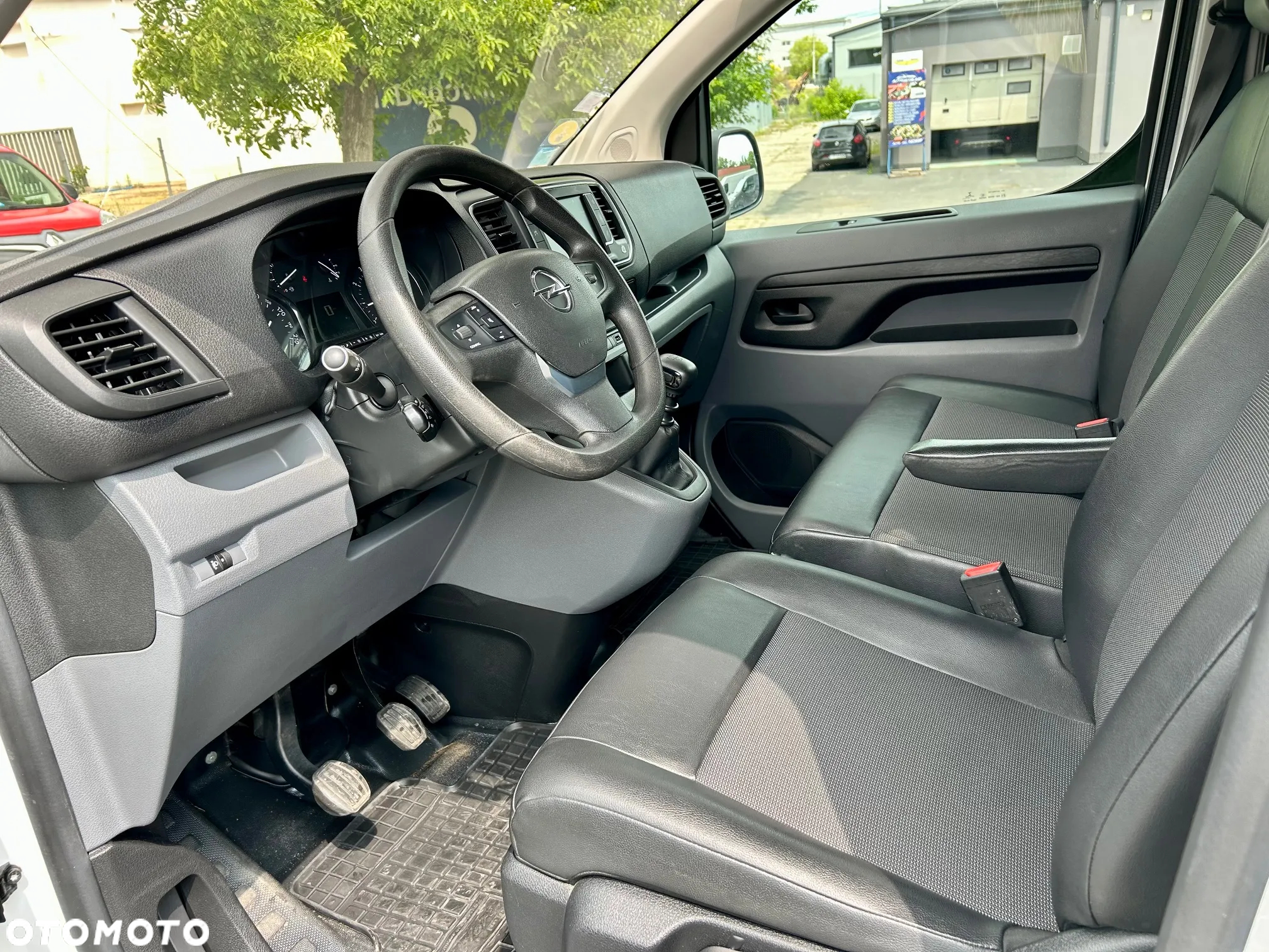 Opel Vivaro - 9