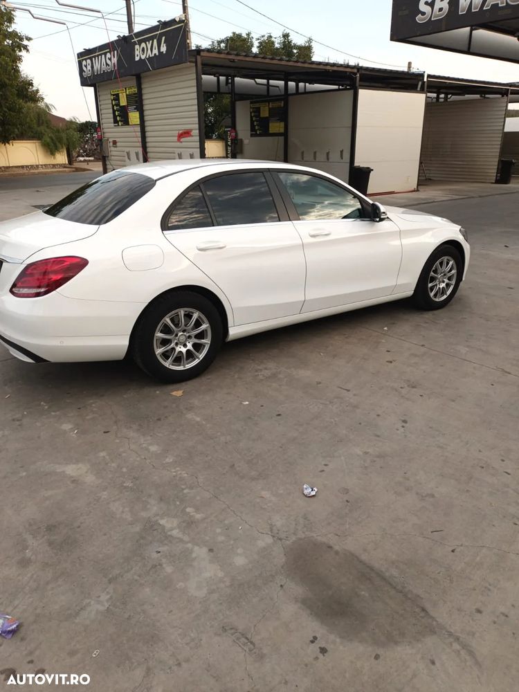 Mercedes-Benz C - 4